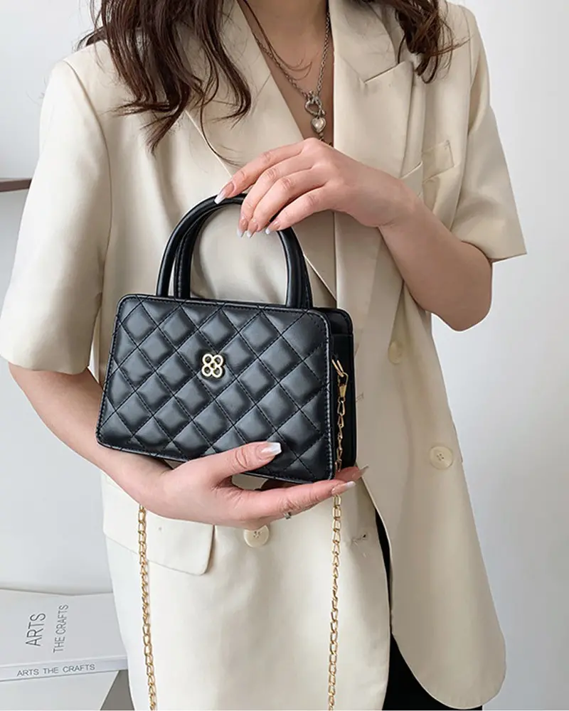 The Right Colors To Go With Green Clothes