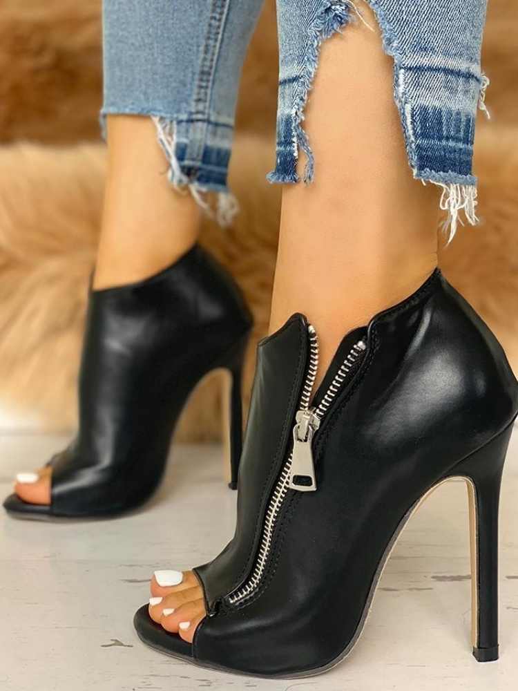 What To Wear With Your Stunning Black Dress