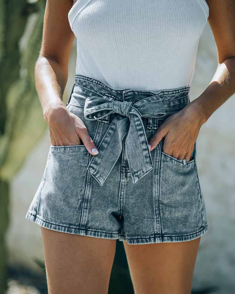 How To Fashionably Wear Off-Shoulder