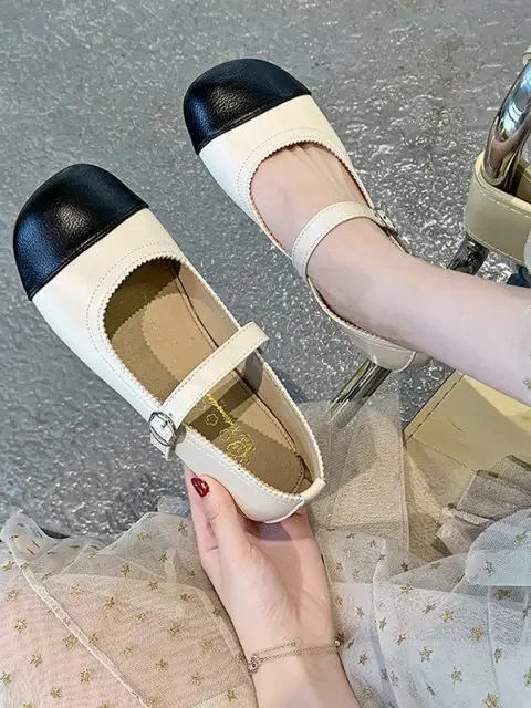 Women's Flats That Are The Biggest Hits Right Now