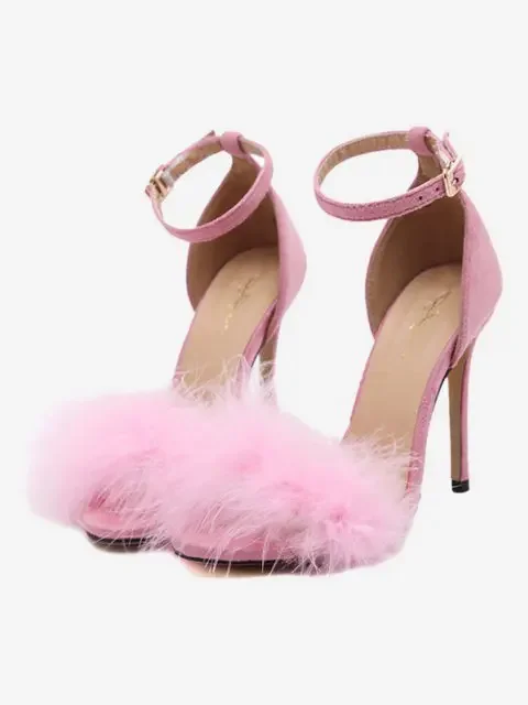 Megan Fox in Pink Feathered Hat