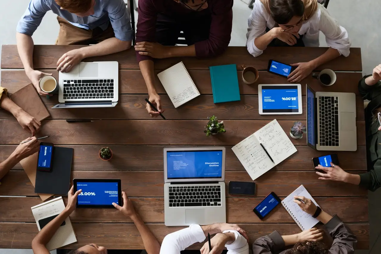 Maximizing Return on Investment (ROI) from Digital Marketing While Minimizing Carbon Footprint