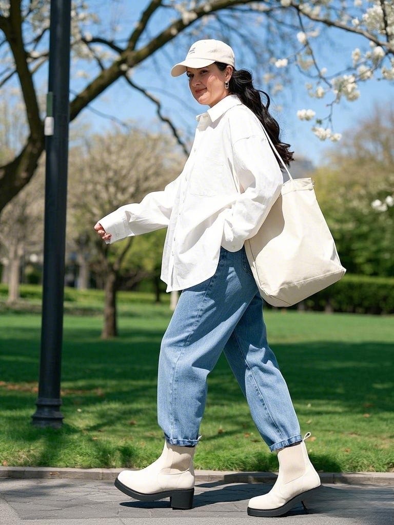 Effortless Chic: Oversized Shirt, Straight-Leg Jeans & Chunky Boots